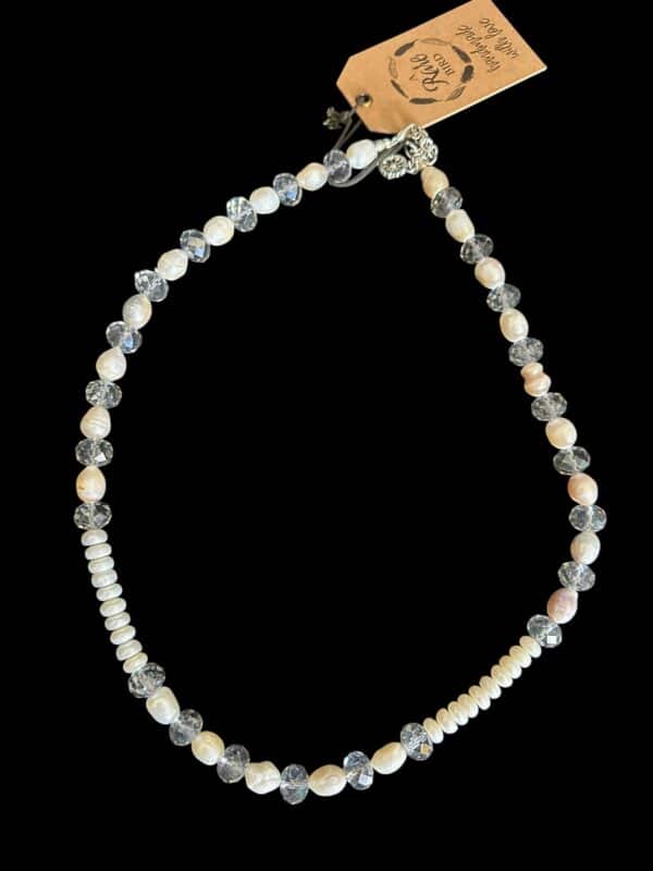 Exquisite Pearl Crystal Necklace - Image 2